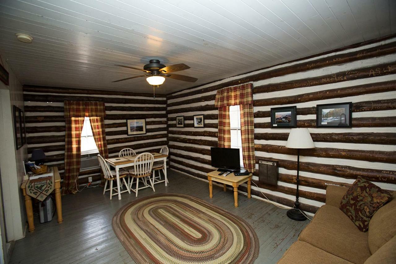 Вилла Pine Gables Cabins Лейк-Лур Экстерьер фото