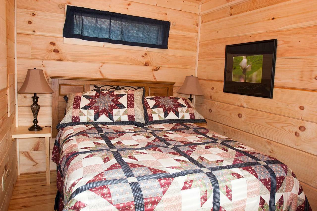 Вилла Pine Gables Cabins Лейк-Лур Экстерьер фото