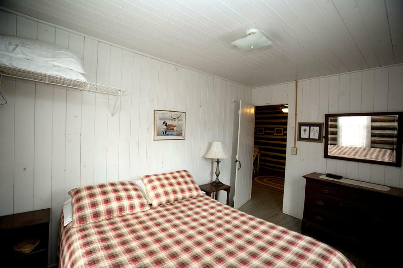 Вилла Pine Gables Cabins Лейк-Лур Экстерьер фото