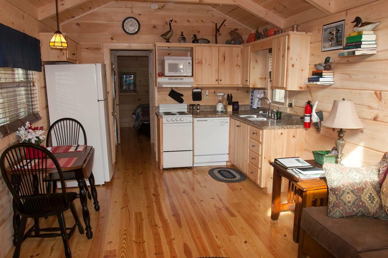 Вилла Pine Gables Cabins Лейк-Лур Экстерьер фото