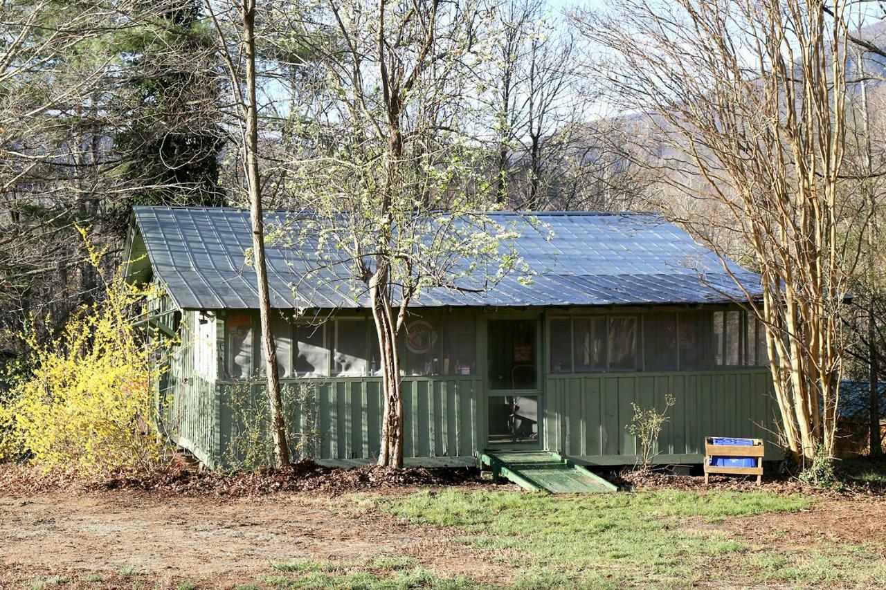 Вилла Pine Gables Cabins Лейк-Лур Экстерьер фото